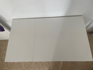 Mesa extensible Ikea blanca (nombre Vihals)