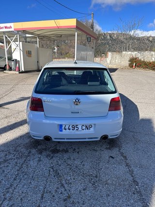 Volkswagen Golf 2003