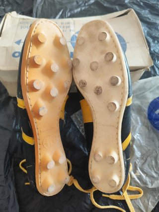Botas fútbol antiguas Matollo años 80