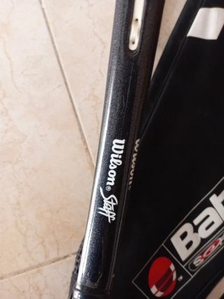 Raqueta de tenis Wilson con funda Babolat