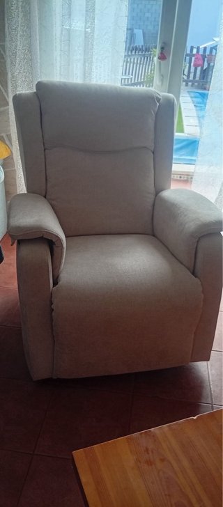 Sofá reclinable eléctrico beige