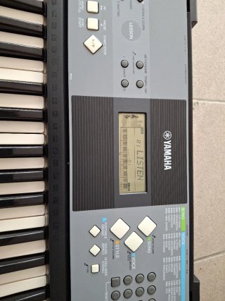 Teclado Yamaha Electrónico