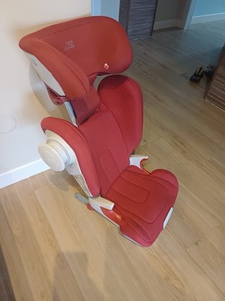 Silla coche Britax Römer roja