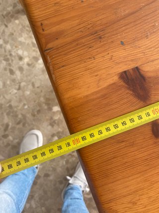 Mesa de comedor de madera rústica