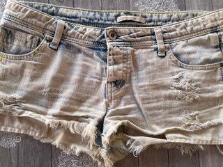 Shorts vaqueros Stradivarius desgastados