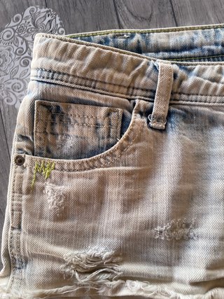 Shorts vaqueros Stradivarius desgastados
