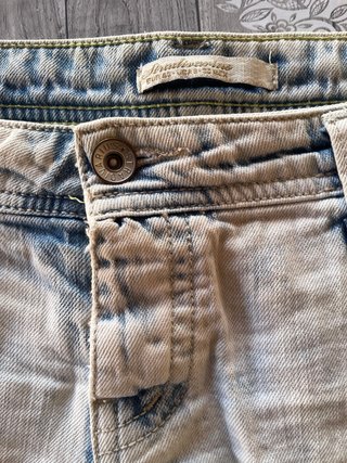 Shorts vaqueros Stradivarius desgastados