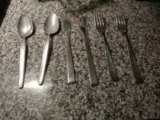 Cubertería metálica para restaurante