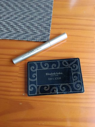 Lote Maquillaje Elizabeth Arden Dorado