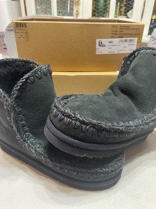 Botas Mou Eskimo Negra Talla 40 nuevas con caja