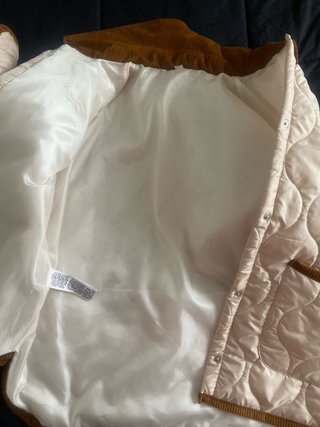 Cazadora fina acolchada beige