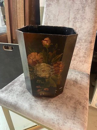 Papelera o paraguero decorado