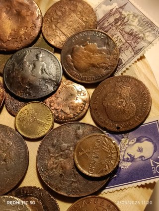 Lote monedas antiguas y sellos