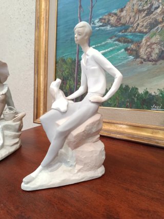 Figura Nao Joven con Perro