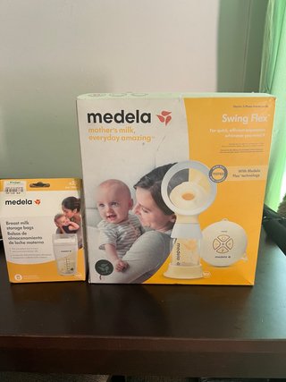 Sacaleches Medela SIN USO y bolsas.