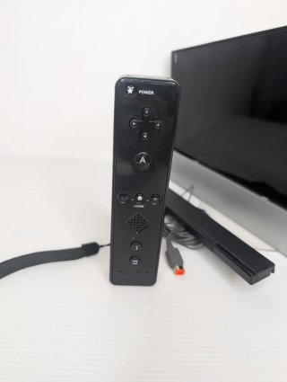 Nintendo Wii Nera + Wii Play + Wiimote