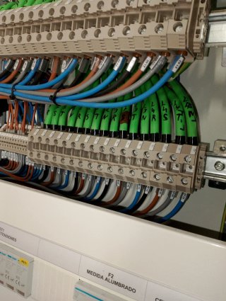Ofrezco mis servicios en reformas y mantenimiento
