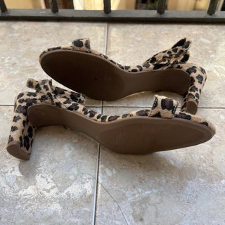 Sandalias de tiras, estampado de leopardo (cuero)