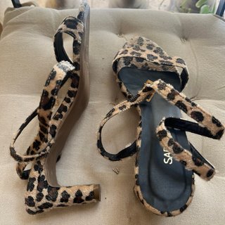 Sandalias de tiras, estampado de leopardo (cuero)