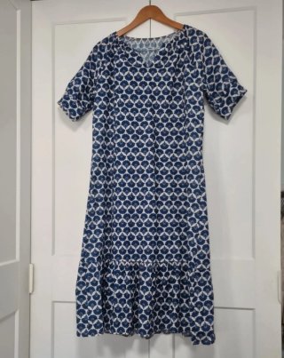 Vestido de verano estampado azul y blanco nuevo