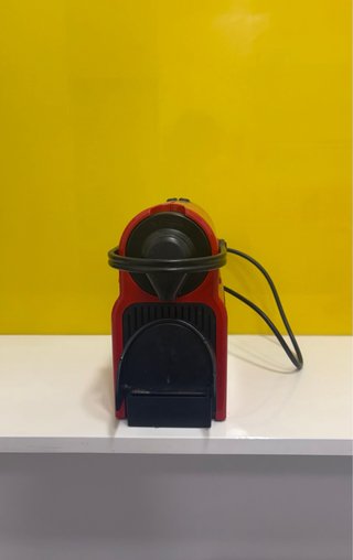 Cafetera Nespresso Roja