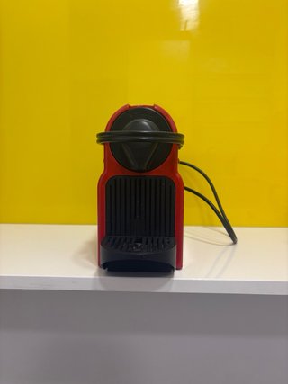 Cafetera Nespresso Roja