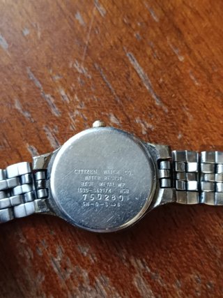 Reloj Citizen Mujer Dorado y Plateado