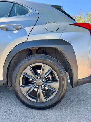 Lexus UX 2020