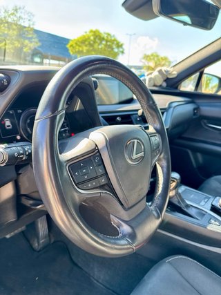 Lexus UX 2020