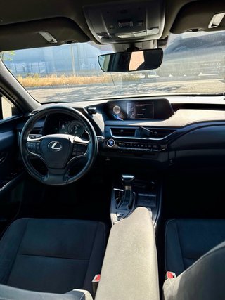 Lexus UX 2020