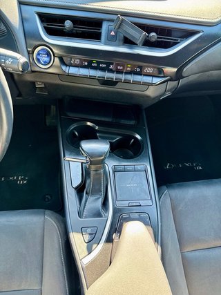 Lexus UX 2020