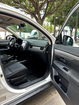 Mitsubishi Outlander 200 MPI Motion CVT 2WD 5 Plazas