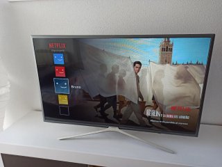 Smart TV Samsung K40 pulgadas. Buen estado