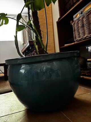 Macetero de cerámica azul verdoso