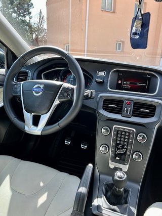 Volvo V40 2014