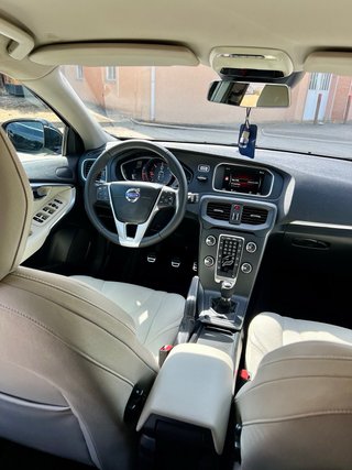 Volvo V40 2014