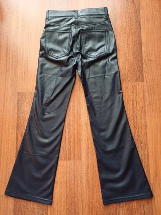 Pantalón efecto piel flare azul marino