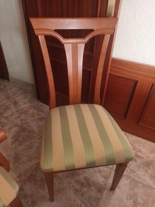 Mesa y sillas de comedor madera cerezo