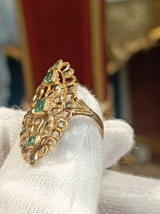 Anillo Isabelino Oro 18k Esmeraldas
