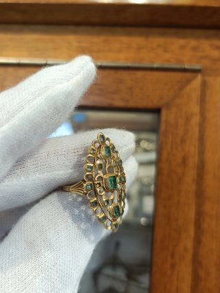 Anillo Isabelino Oro 18k Esmeraldas