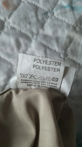 Pantalón corto niño beige con logo lagarto