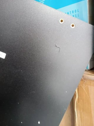 Escritorio de ordenador negro