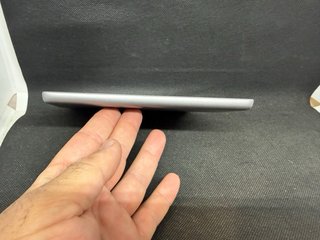 Amazon Kindle oasis CW24WI