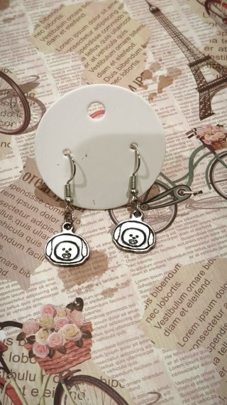 Conjunto BT21 Chimmy Collar y Pendientes