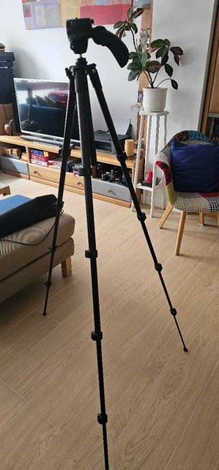 Trípode Manfrotto para cámara y vídeo