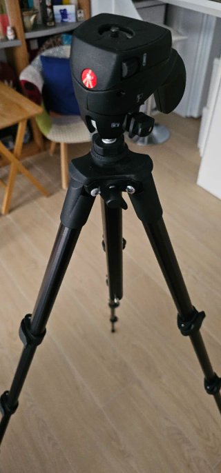 Trípode Manfrotto para cámara y vídeo