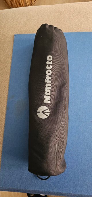 Trípode Manfrotto para cámara y vídeo