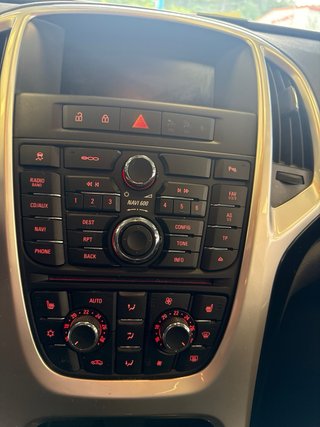 Opel Astra 2012