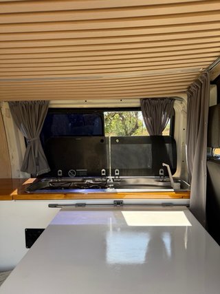 VW T5 Camper 6 plazas - muy equipada