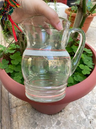 Jarra y vasos de vidrio soplado